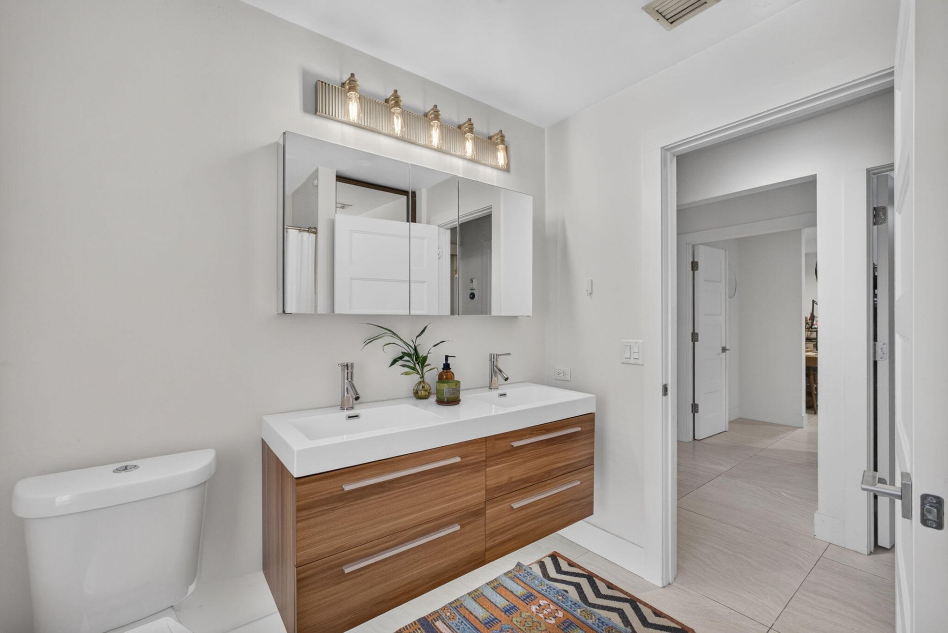 2613 Mohawk Circle, West Palm Beach, FL 33409 Photo