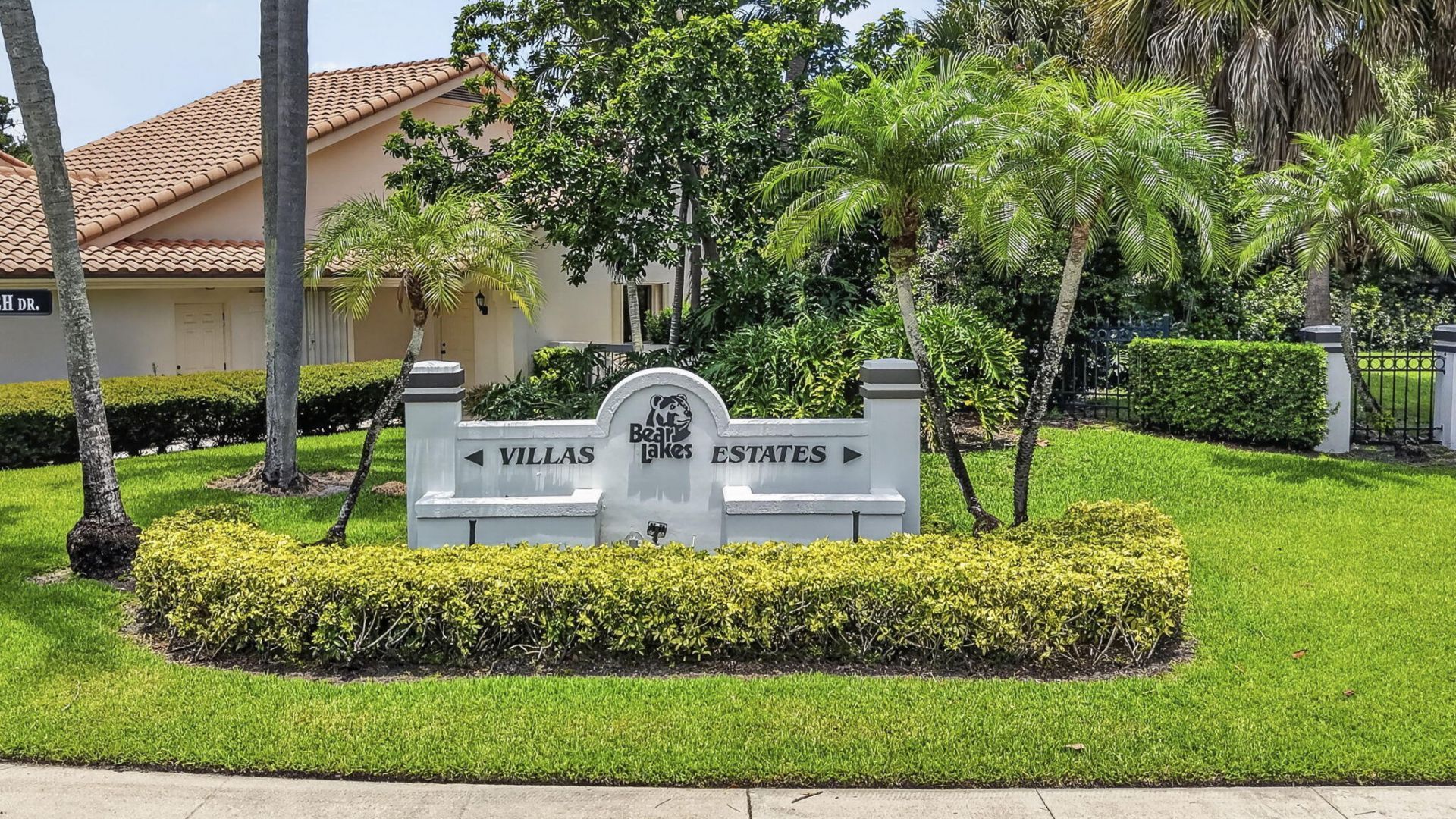 2613 Mohawk Circle, West Palm Beach, FL 33409 Photo
