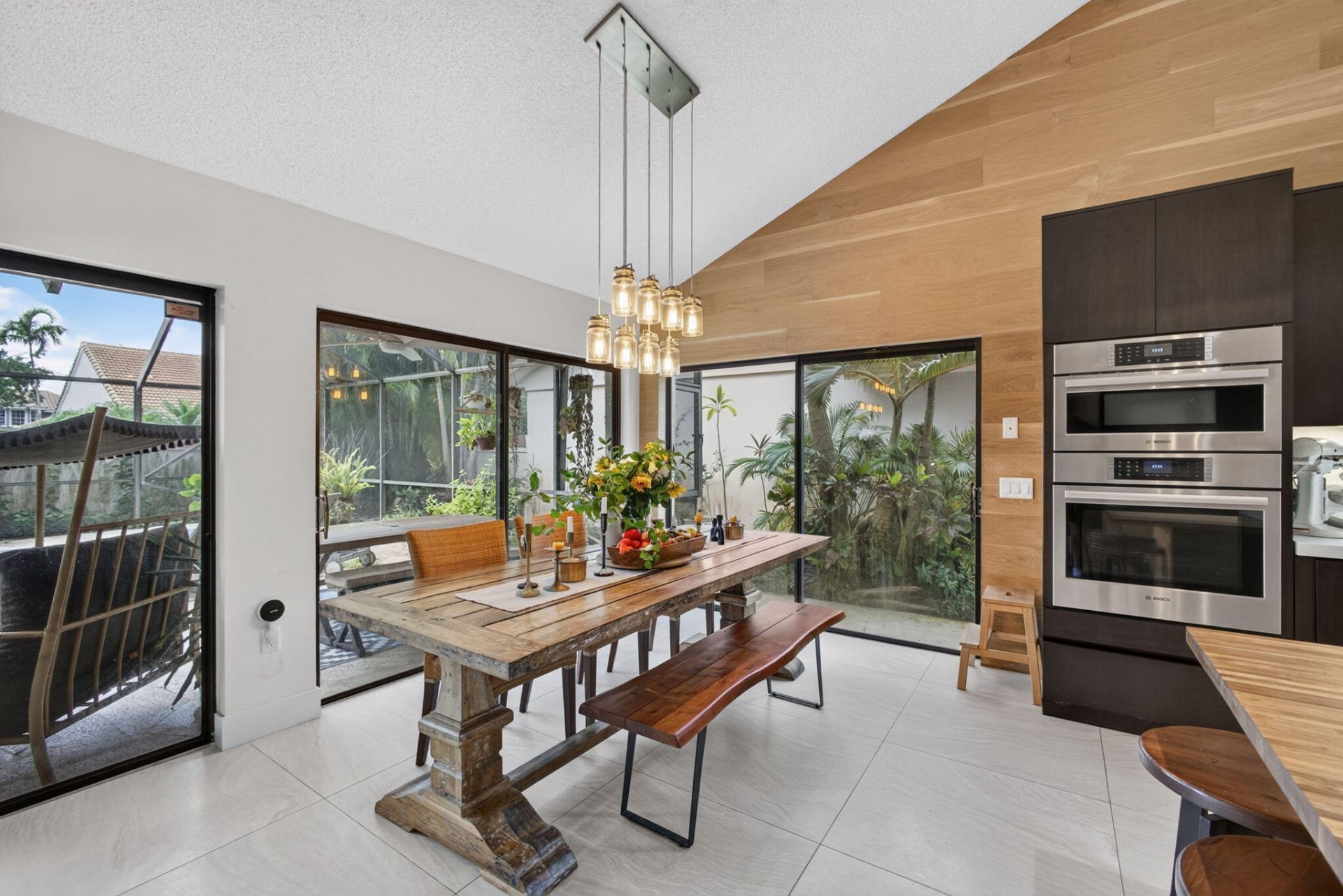 2613 Mohawk Circle, West Palm Beach, FL 33409 Photo