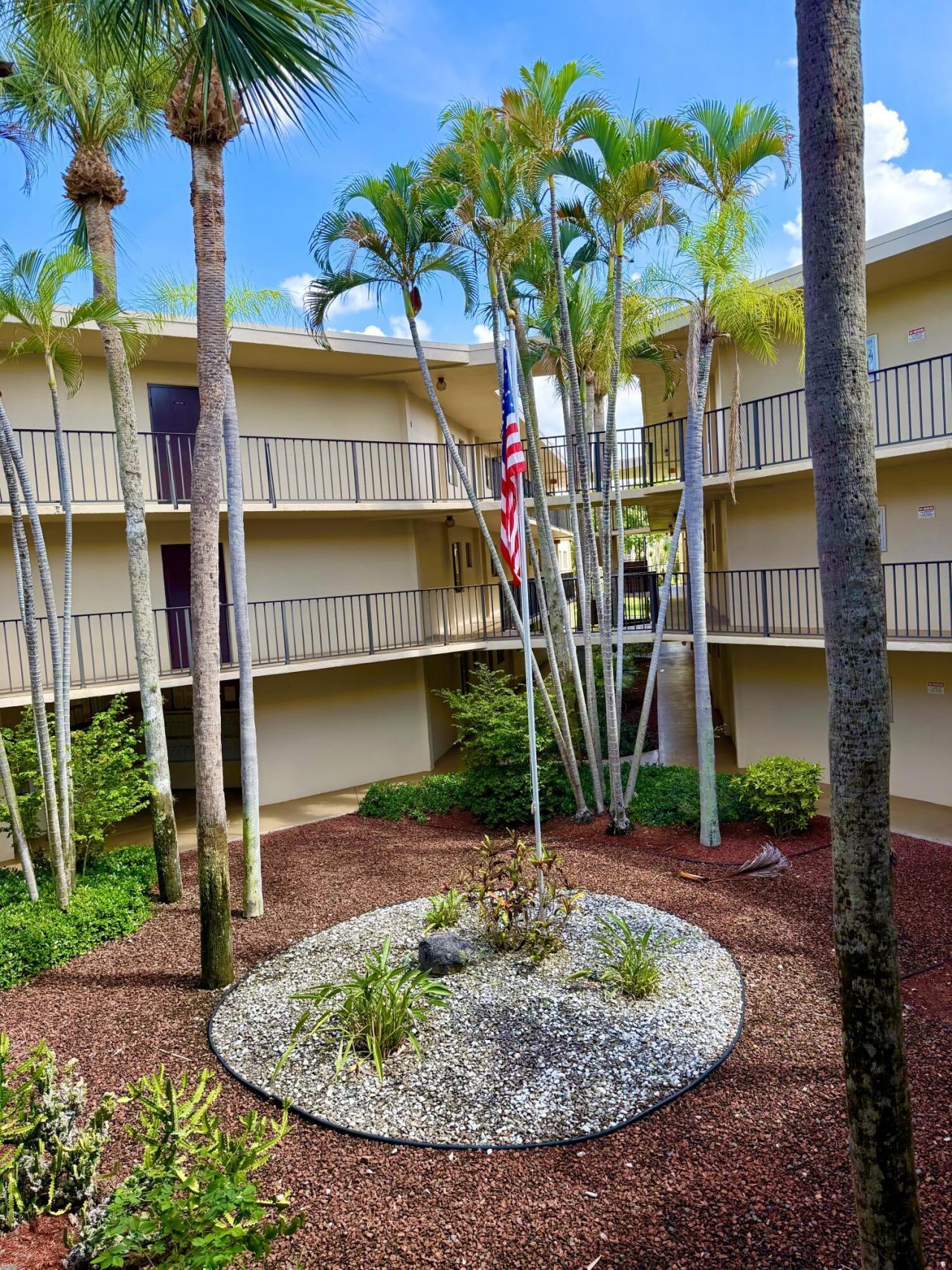 5280 Las Verdes Circle, Unit 216, Delray Beach, FL 33484 Photo