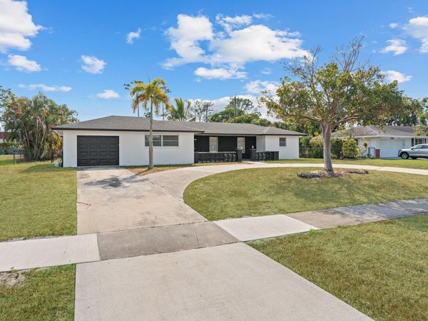 7328 Saint Andrews Road, Lake Worth, FL 33467
