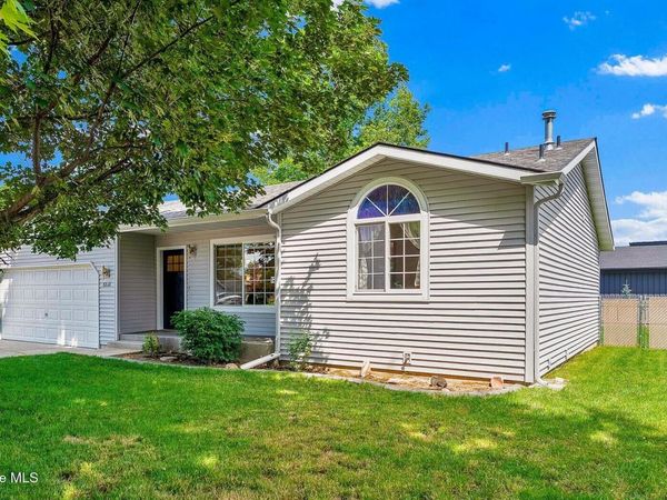 8868 N Davis CIR, Hayden, ID 83835