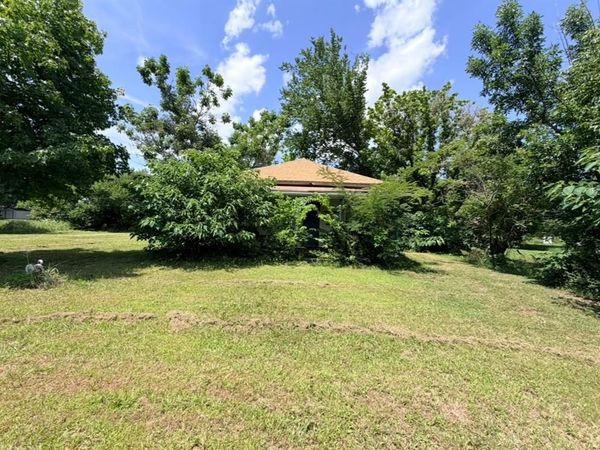 619 W 7th Street, Stroud, OK 74079