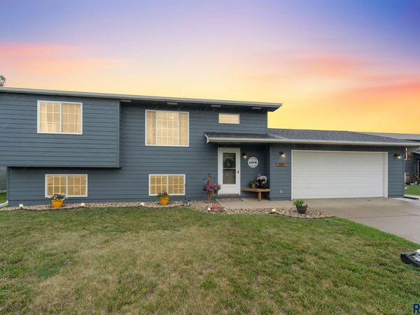201 N Chris St, Worthing, SD 57077