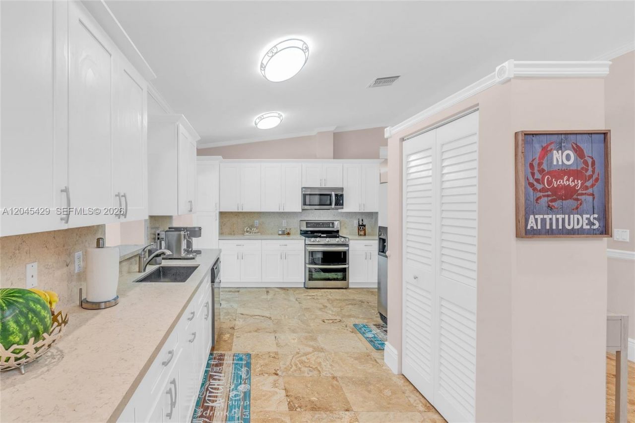 27 Blue Runner St , Key Largo, FL 33037 Photo