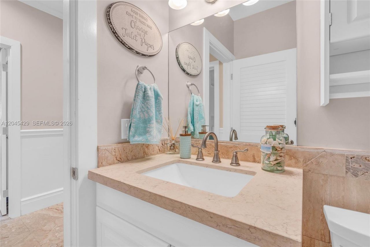 27 Blue Runner St , Key Largo, FL 33037 Photo