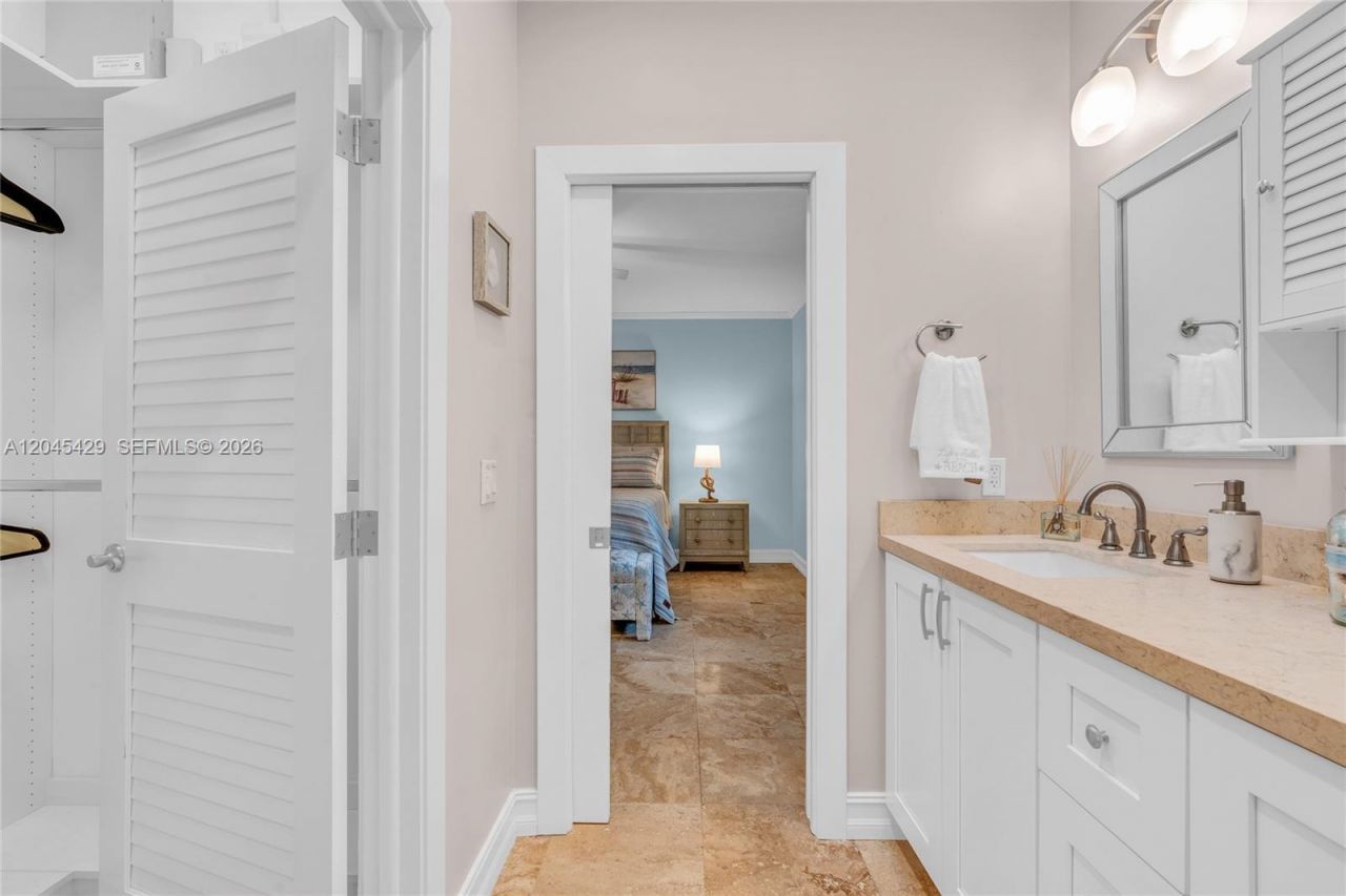 27 Blue Runner St , Key Largo, FL 33037 Photo