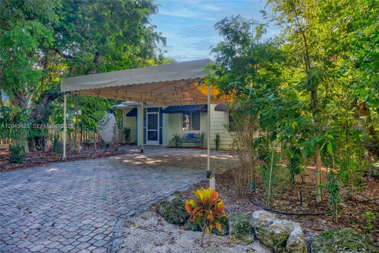 27 Blue Runner St , Key Largo, FL 33037 Photo