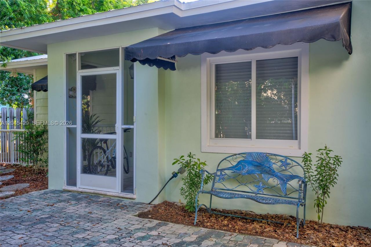 27 Blue Runner St , Key Largo, FL 33037 Photo