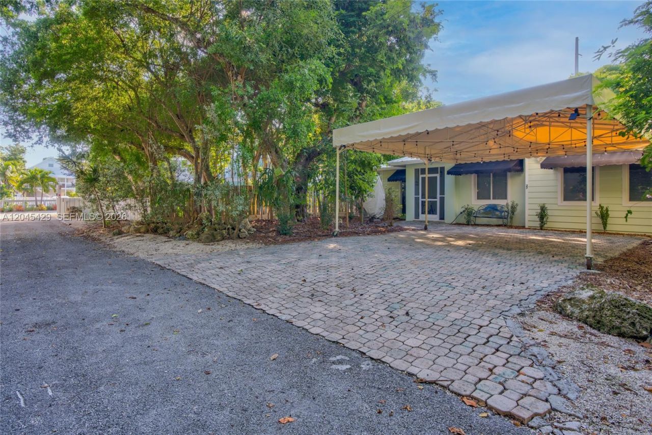 27 Blue Runner St , Key Largo, FL 33037 Photo