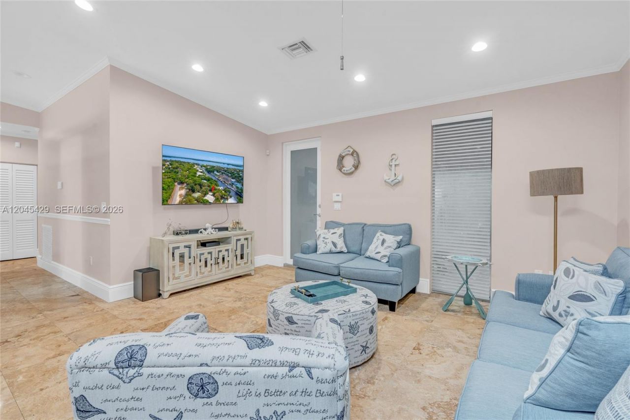 27 Blue Runner St , Key Largo, FL 33037 Photo