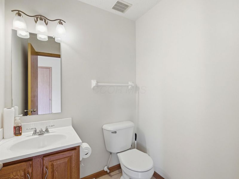 510 Dover Pond Drive, Blacklick, OH 43004 Photo 8