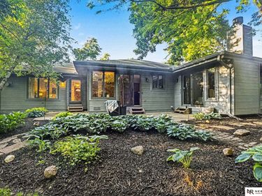 21417 Ridgewood Road, Omaha, NE 68022