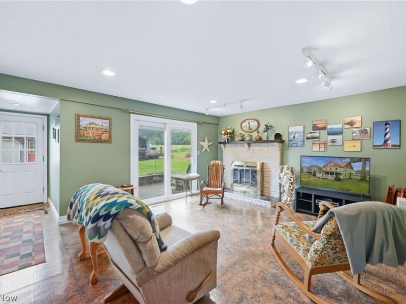 354 W 10th Street, Salem, OH 44460 Photo 5