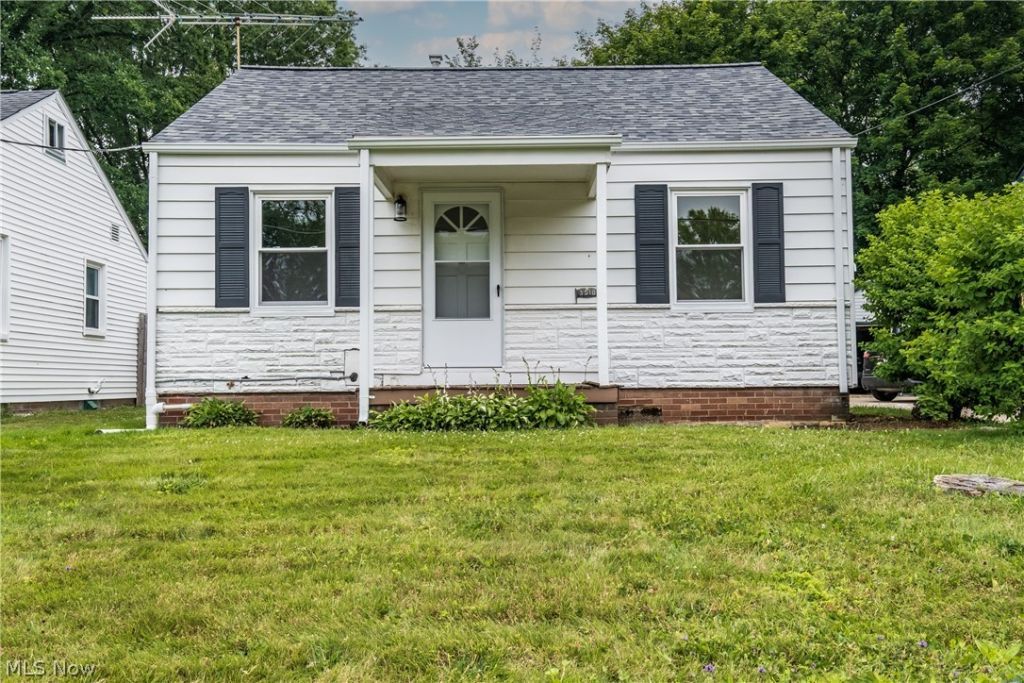 3518 Arnold Avenue Nw, Canton, OH 44709 Main Photo