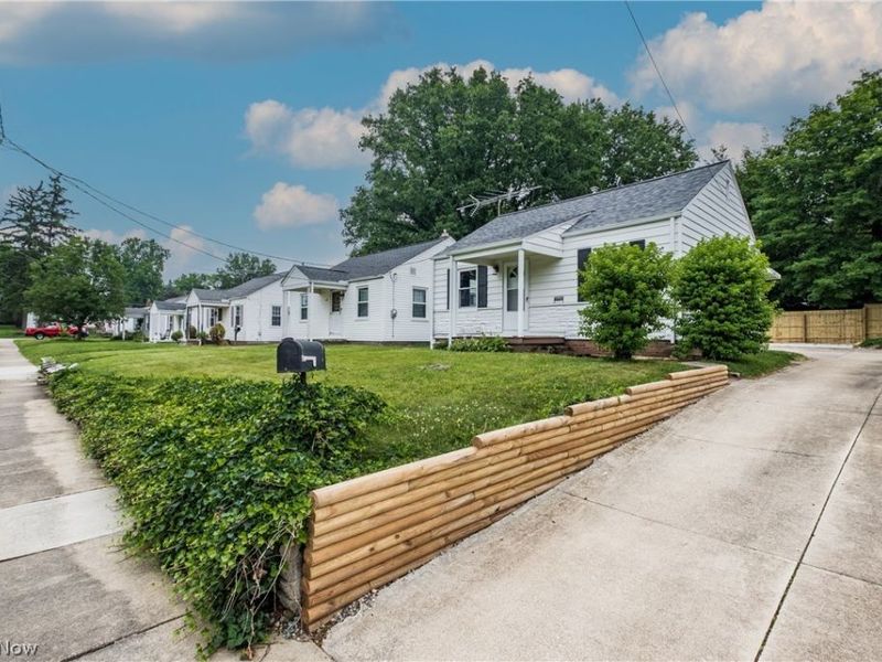 3518 Arnold Avenue NW, Canton, OH 44709 Photo 4