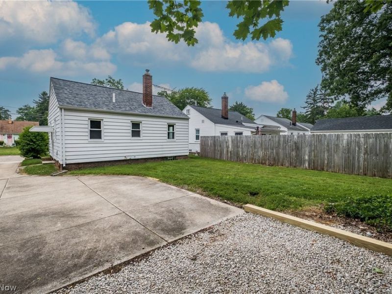 3518 Arnold Avenue NW, Canton, OH 44709 Photo 9