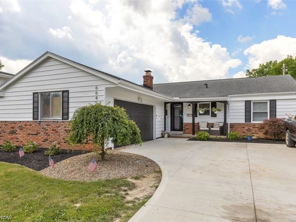 6642 Nancy Drive , North Olmsted, OH 44070