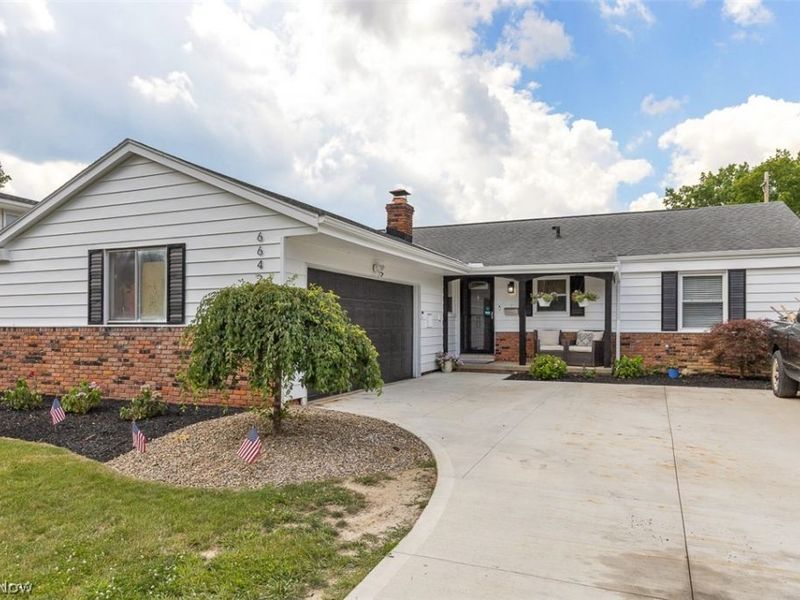 6642 Nancy Drive, North Olmsted, OH 44070 Photo 1