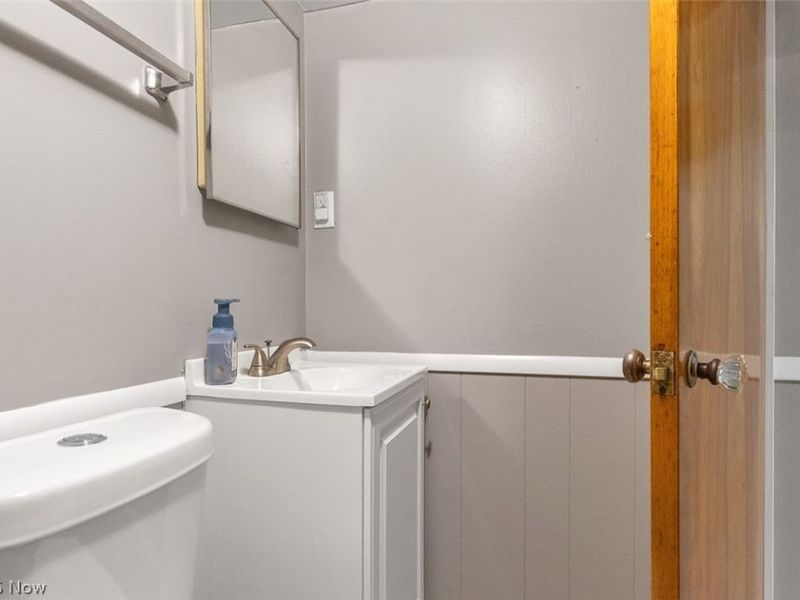 6642 Nancy Drive, North Olmsted, OH 44070 Photo 25