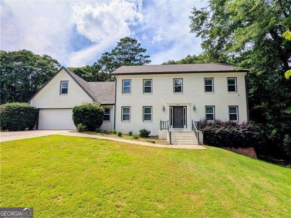 4807 Mystere Circle SW, Lilburn, GA 30047