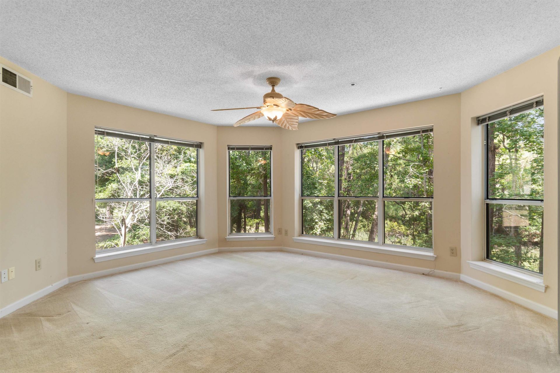 4601 Greenbriar Dr.  Photo 12