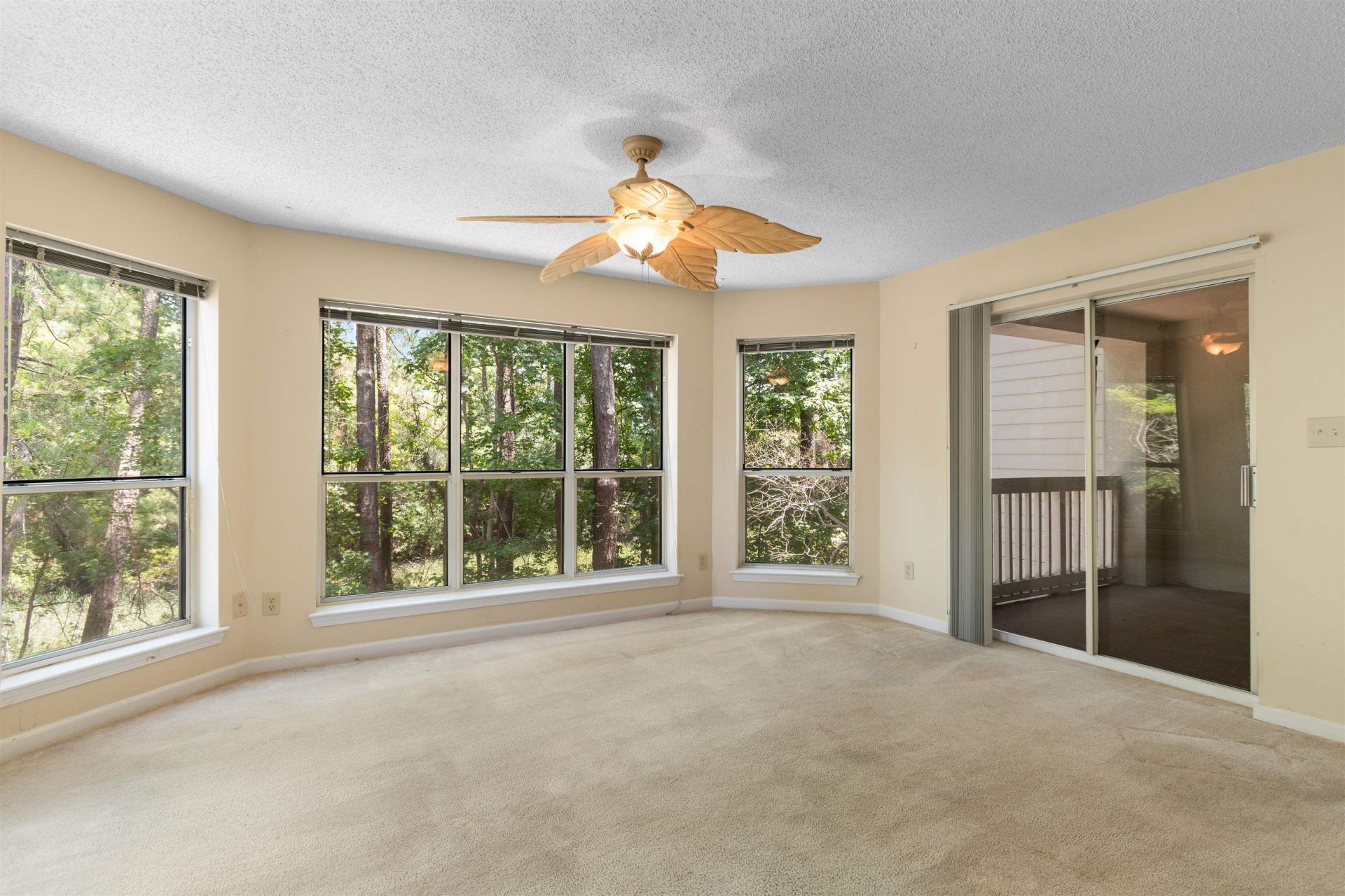 4601 Greenbriar Dr.  Photo 16