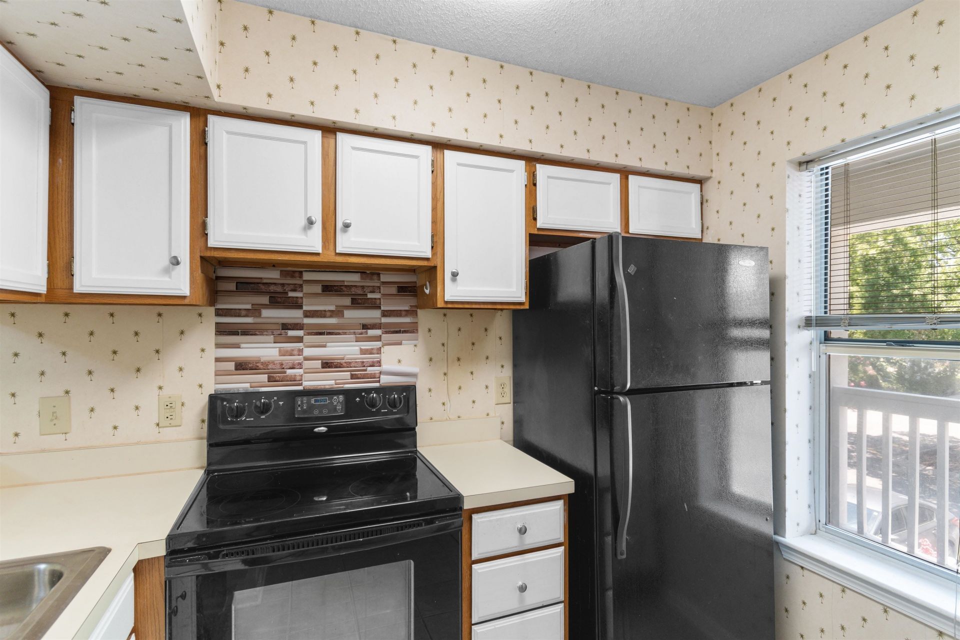 4601 Greenbriar Dr.  Photo 4