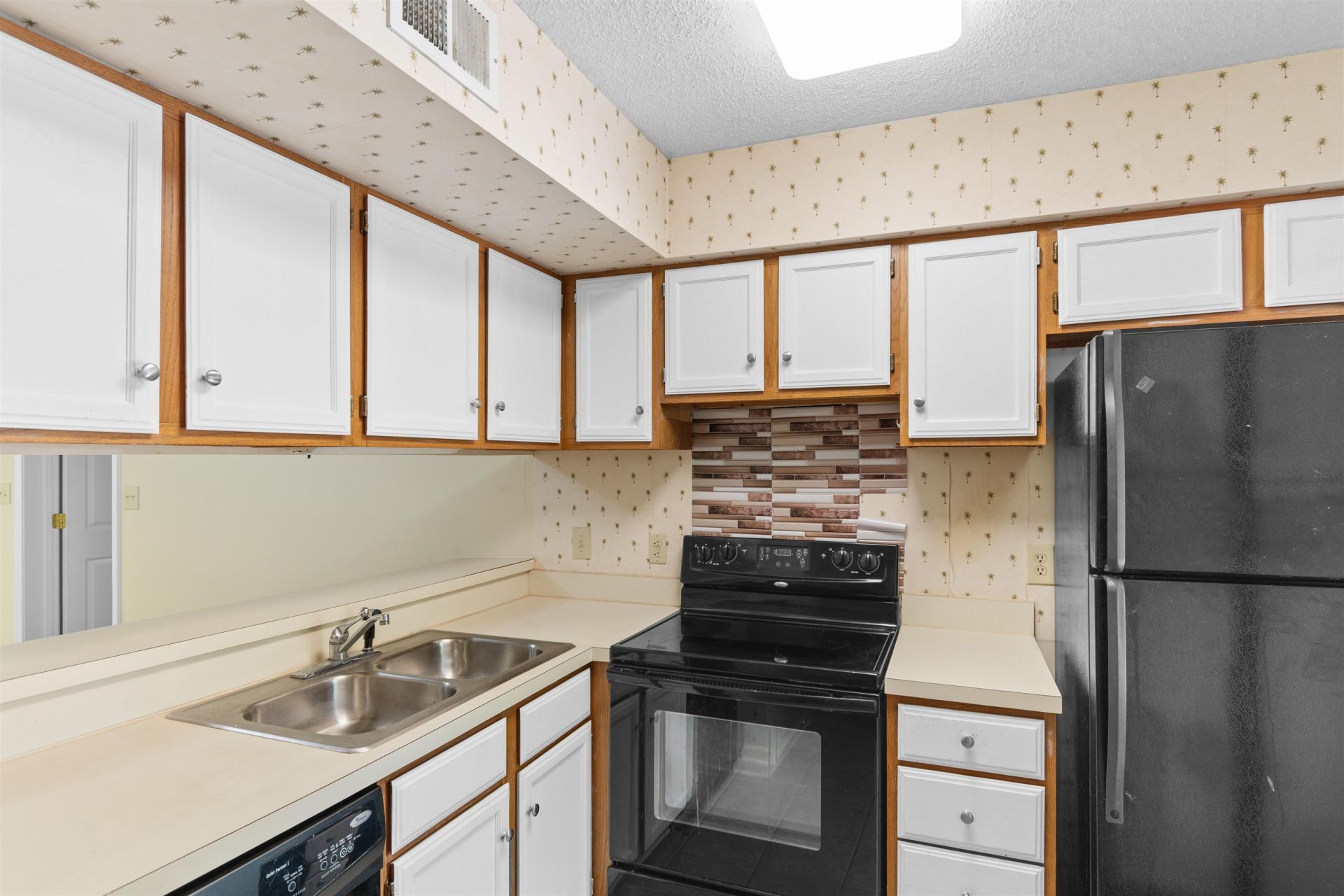 4601 Greenbriar Dr.  Photo 5