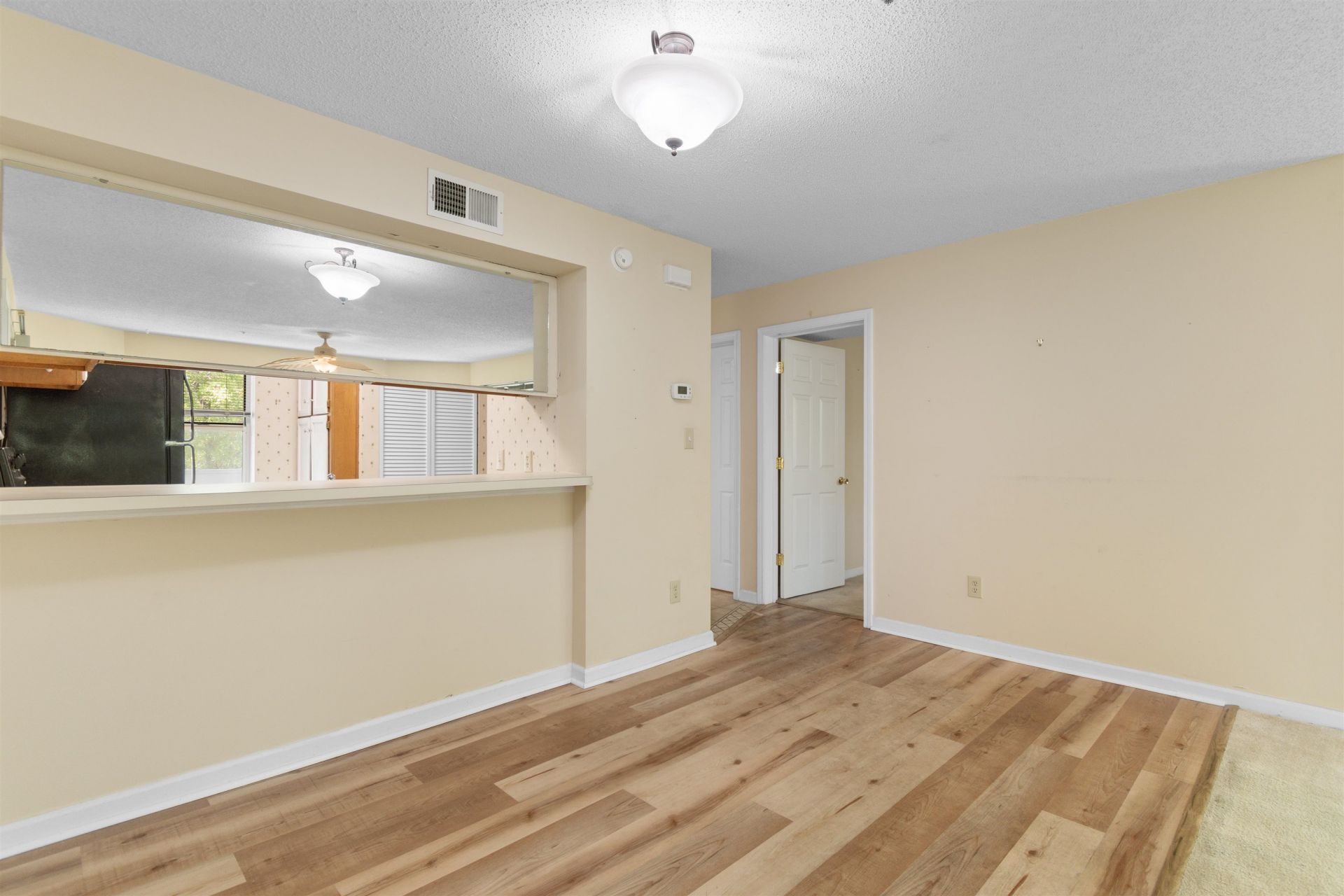 4601 Greenbriar Dr.  Photo 7