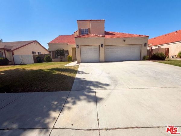 4256 Trenton Avenue, Palmdale, CA 93552