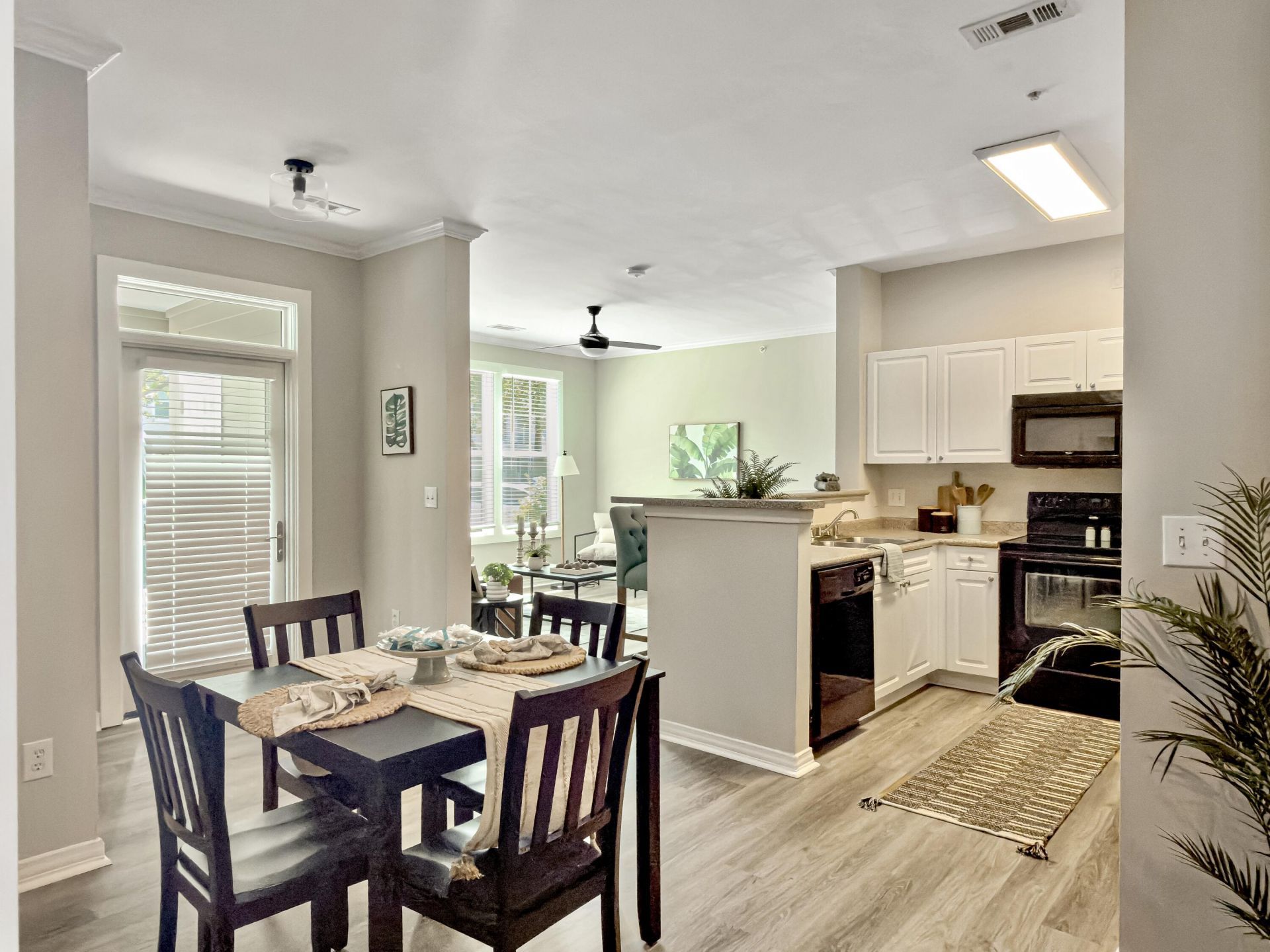 130 River Landing Drive Photo 5