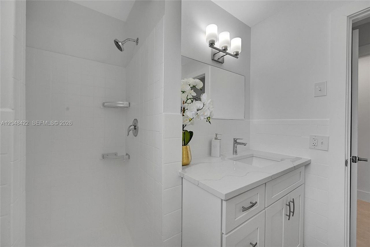 810 SW 12th Ct, Unit 810, Fort Lauderdale, FL 33315 Photo