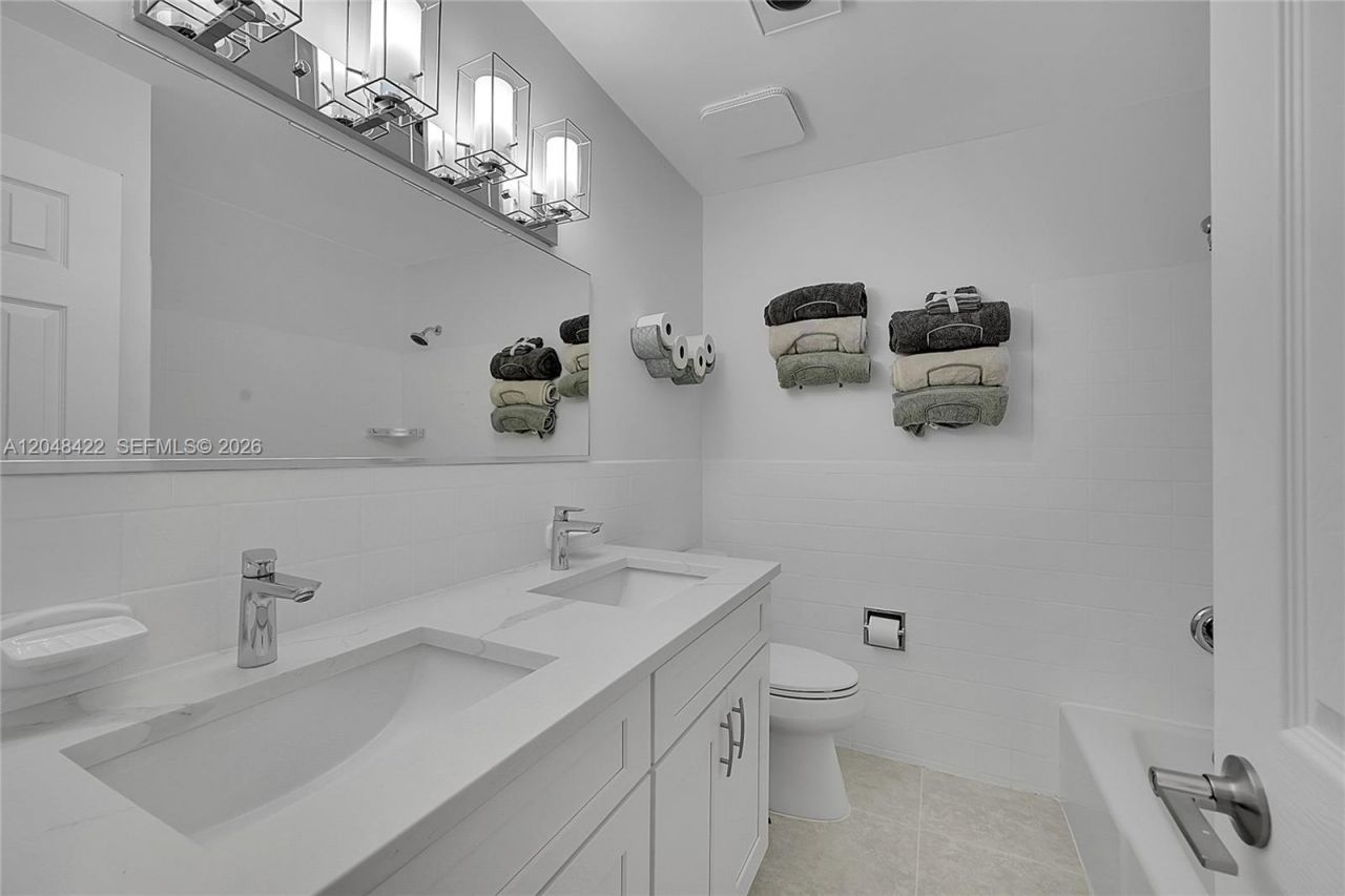 810 SW 12th Ct, Unit 810, Fort Lauderdale, FL 33315 Photo