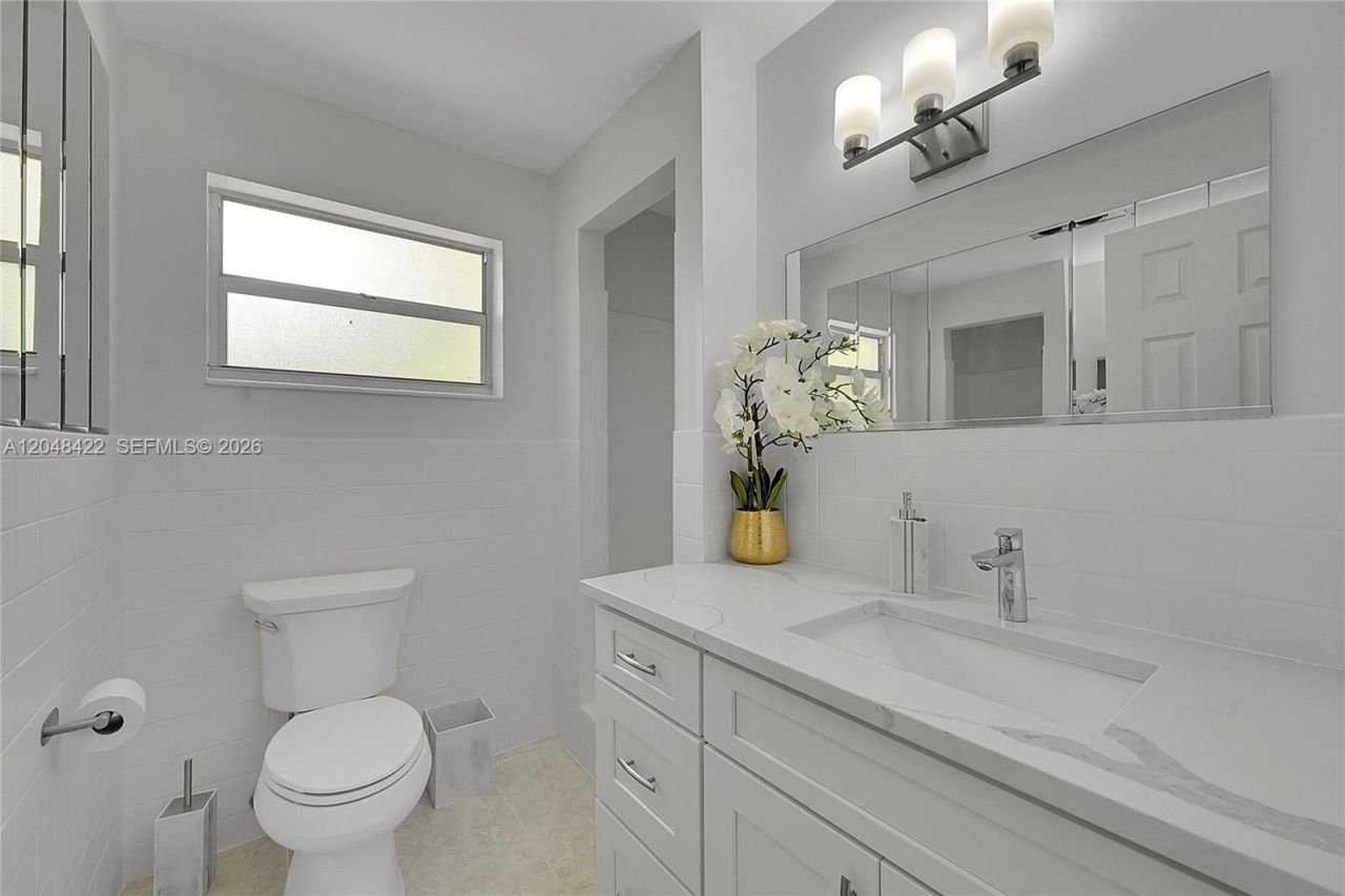 810 SW 12th Ct, Unit 810, Fort Lauderdale, FL 33315 Photo