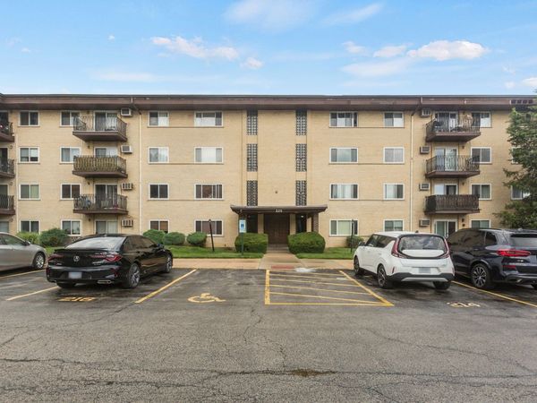 535 S Cleveland Avenue , Unit 406, Arlington Heights, IL 60005