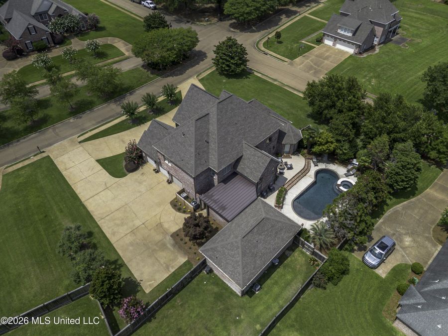Property Image 100