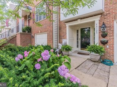 43125 HOLTBY SQUARE, CHANTILLY, VA 20152