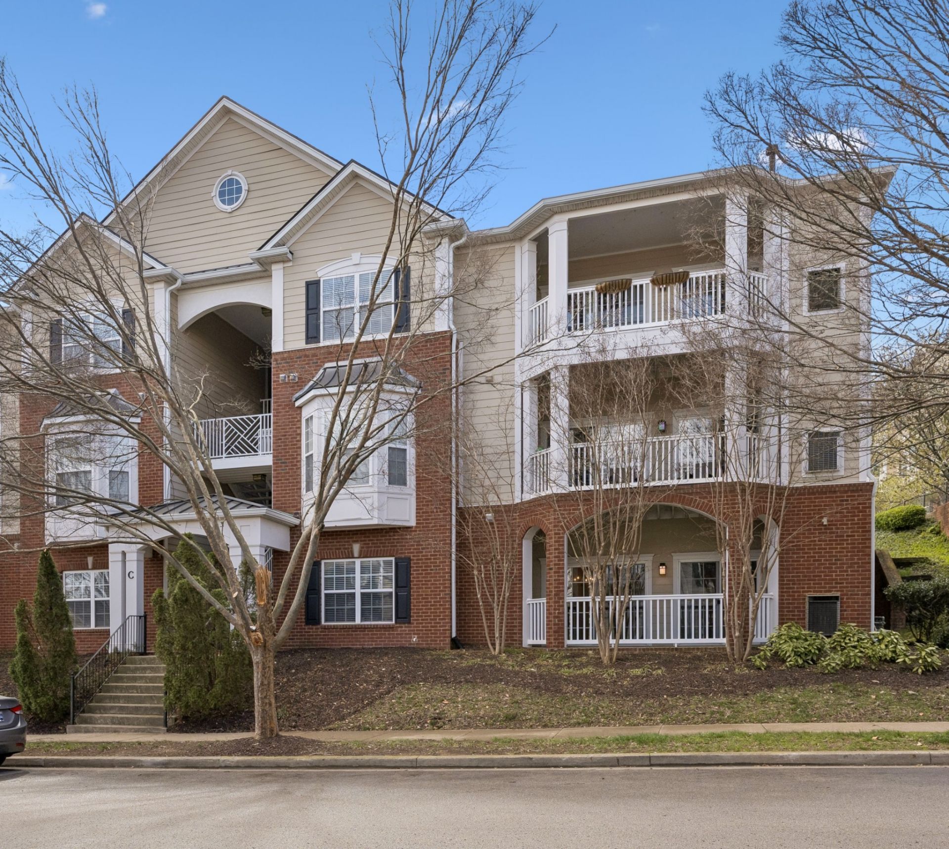 7005 Lenox Village Dr, Unit 2, Nashville, TN 37211 Main Photo