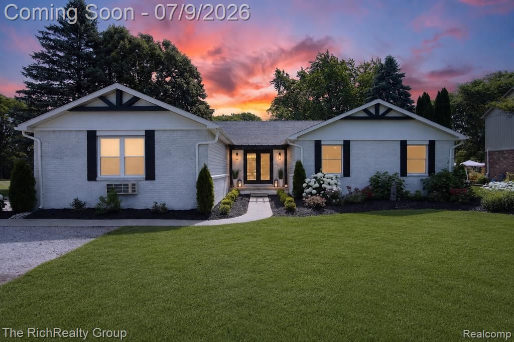 25390 Wixom Road, Novi, MI 48374 Main Photo