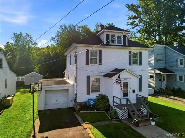 2725 Caledonia Street , Newfane, NY 14108