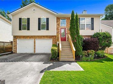5822 Bridgeport Court, Flowery Branch, GA 30542