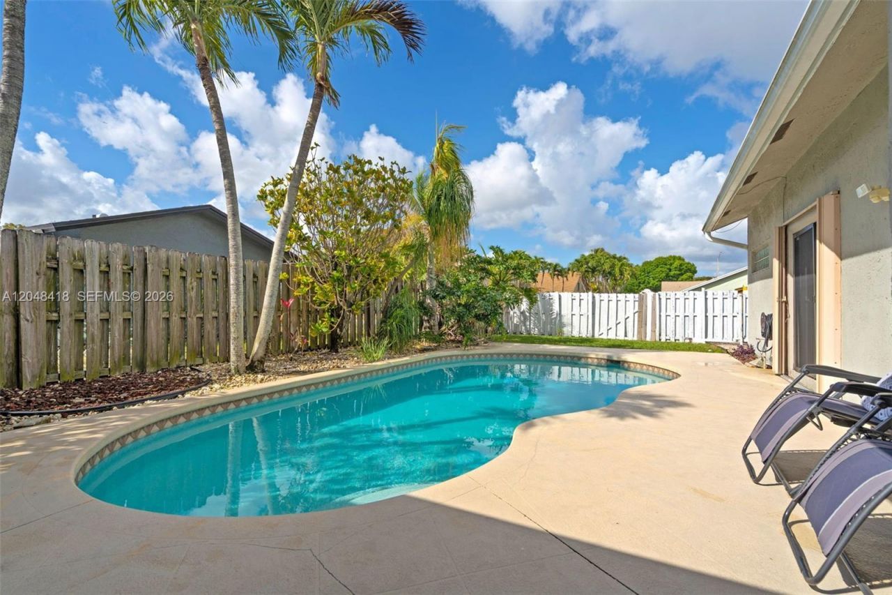 8650 NW 46th Ct , Lauderhill, FL 33351 Photo