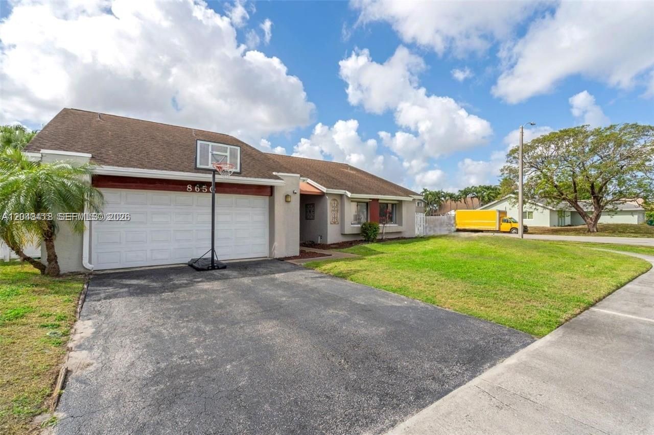 8650 NW 46th Ct , Lauderhill, FL 33351 Photo