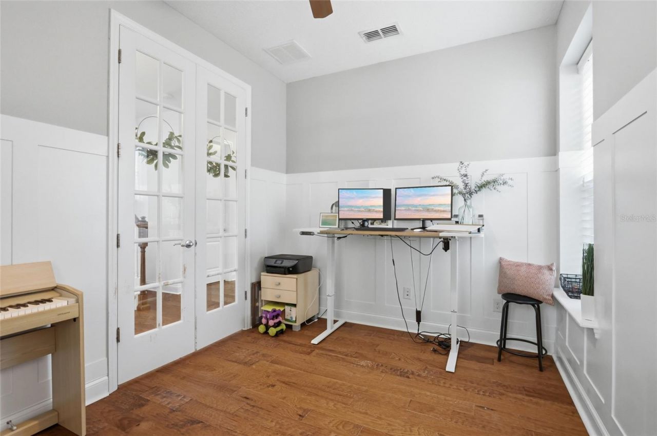 8105 Laureate Boulevard , Orlando, FL 32827 Photo