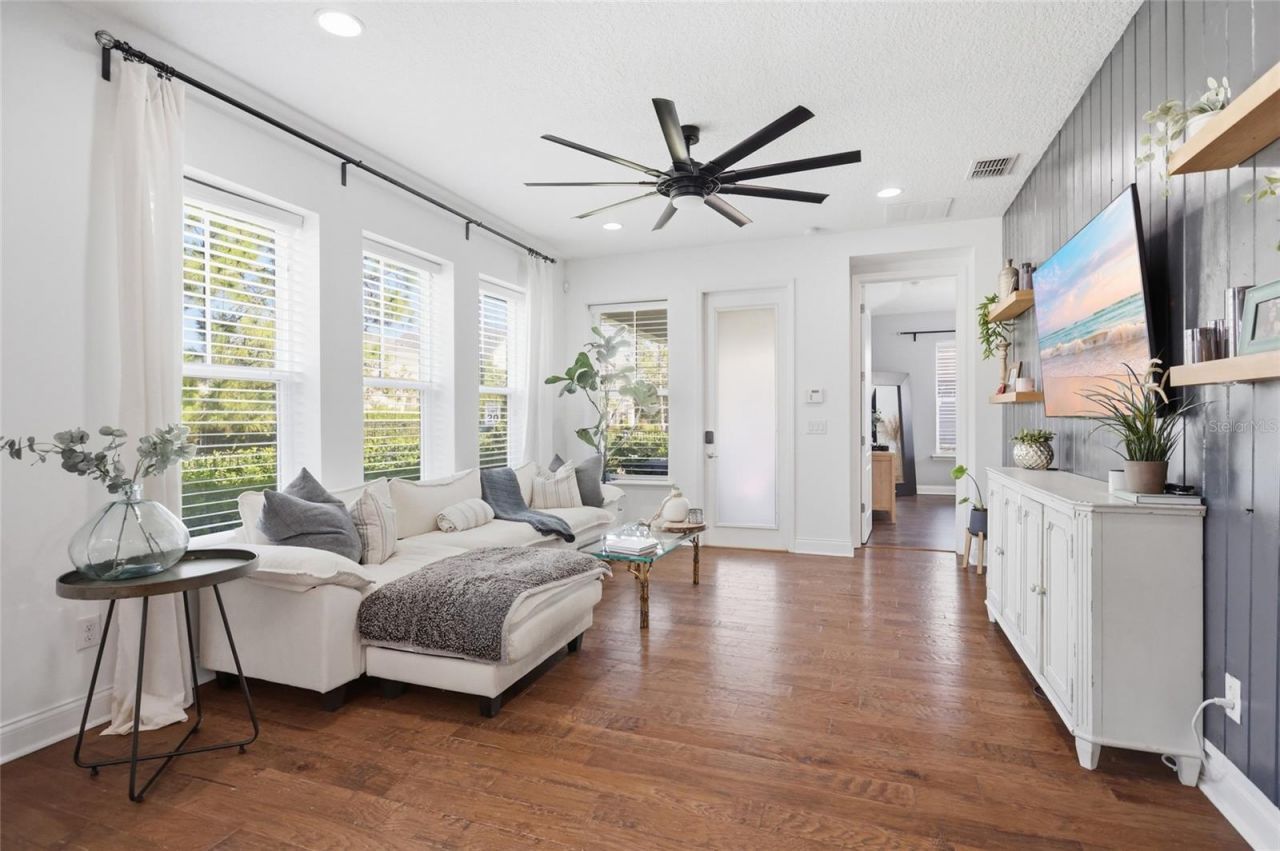 8105 Laureate Boulevard , Orlando, FL 32827 Photo