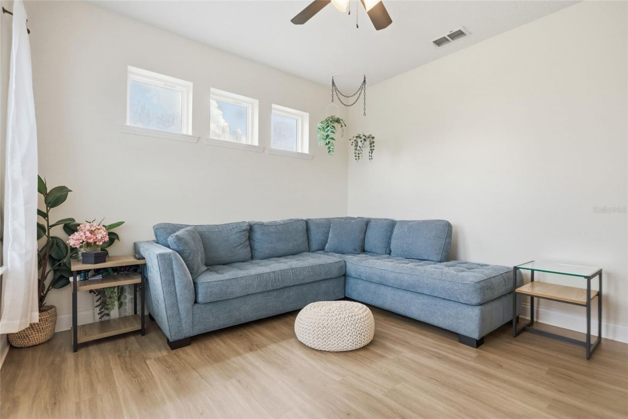 8105 Laureate Boulevard , Orlando, FL 32827 Photo