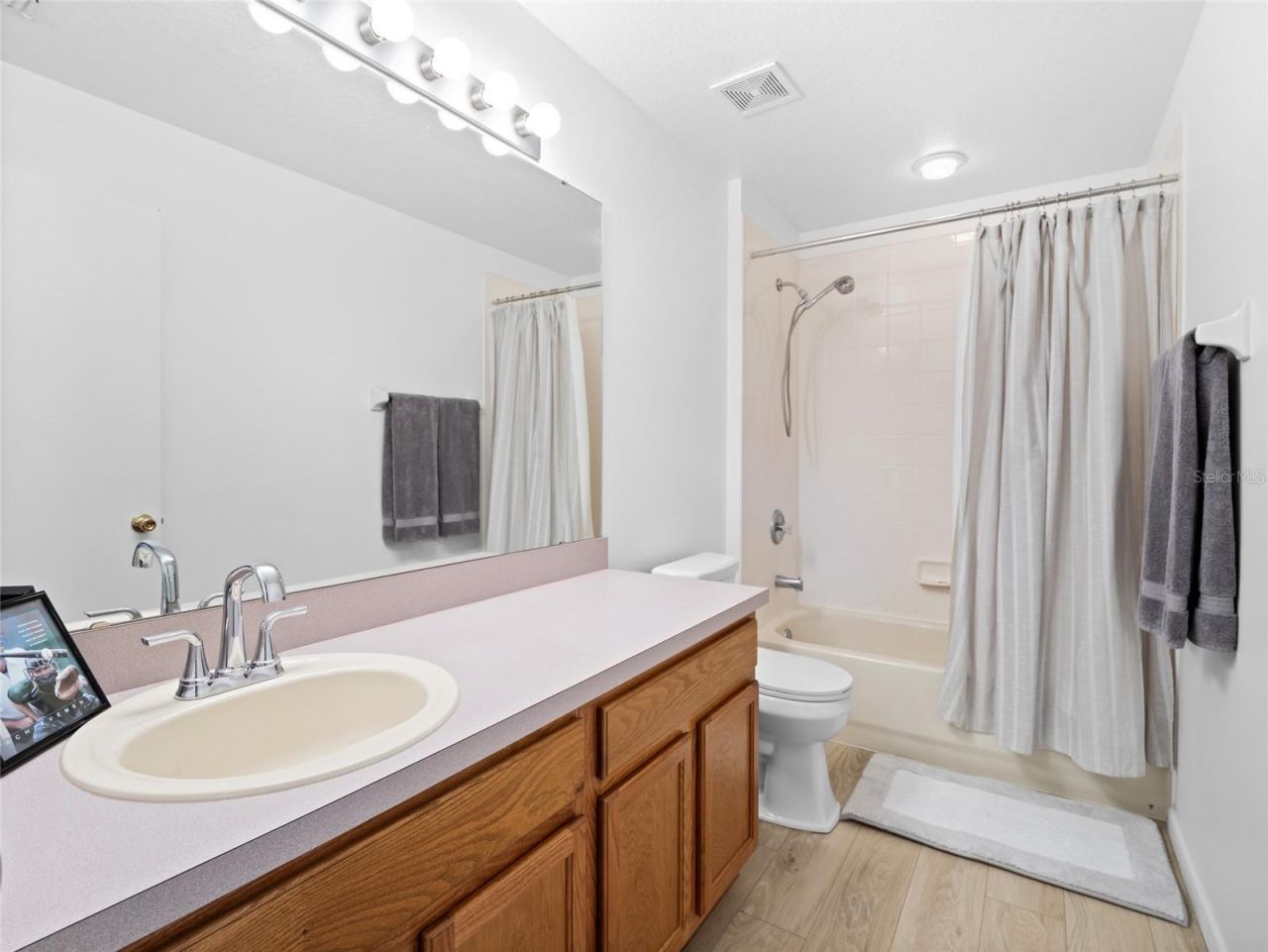 837 Grand Hughey Court , Apopka, FL 32712 Photo