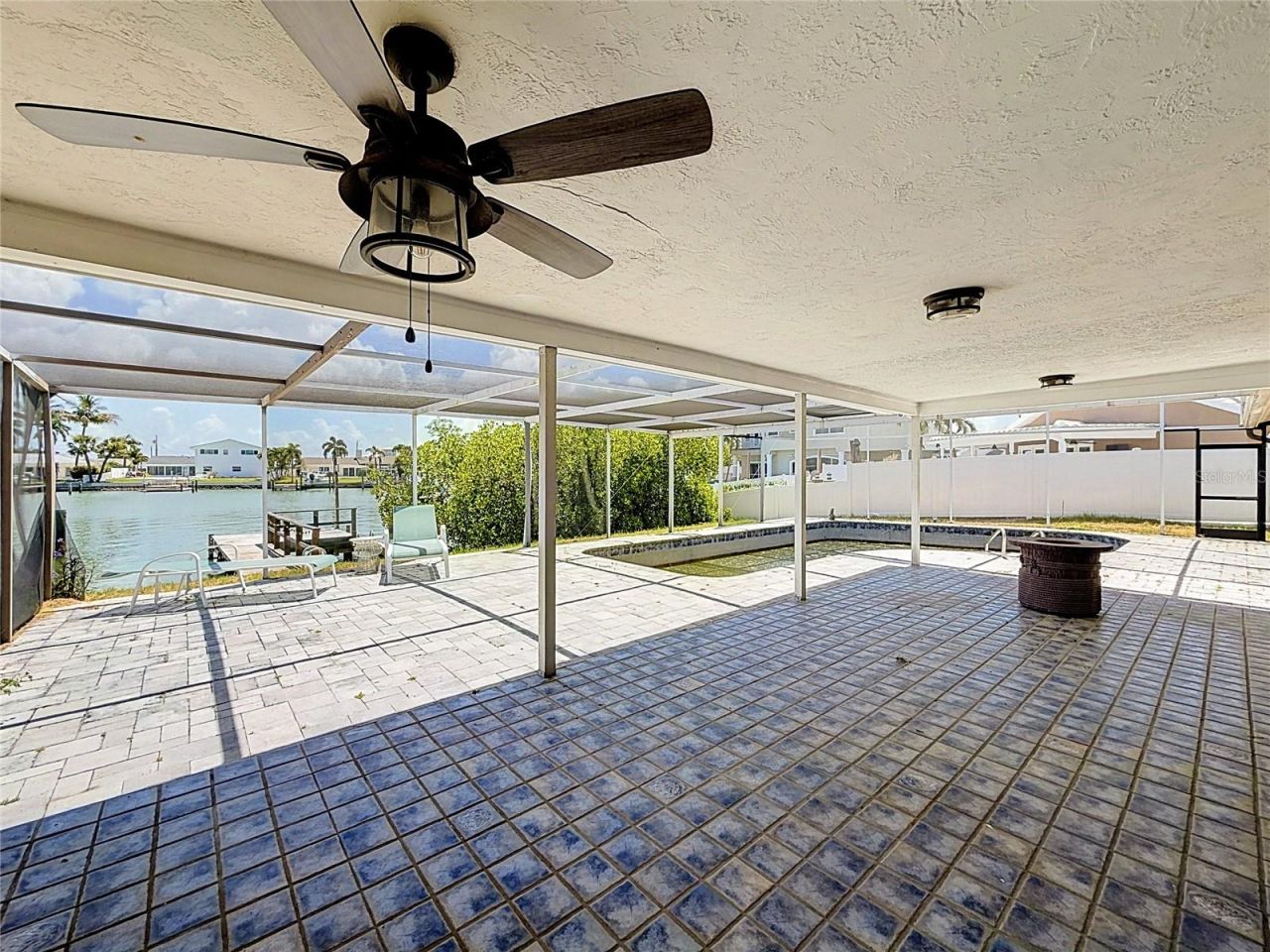 7905 11th Avenue S, Saint Petersburg, FL 33707 Photo