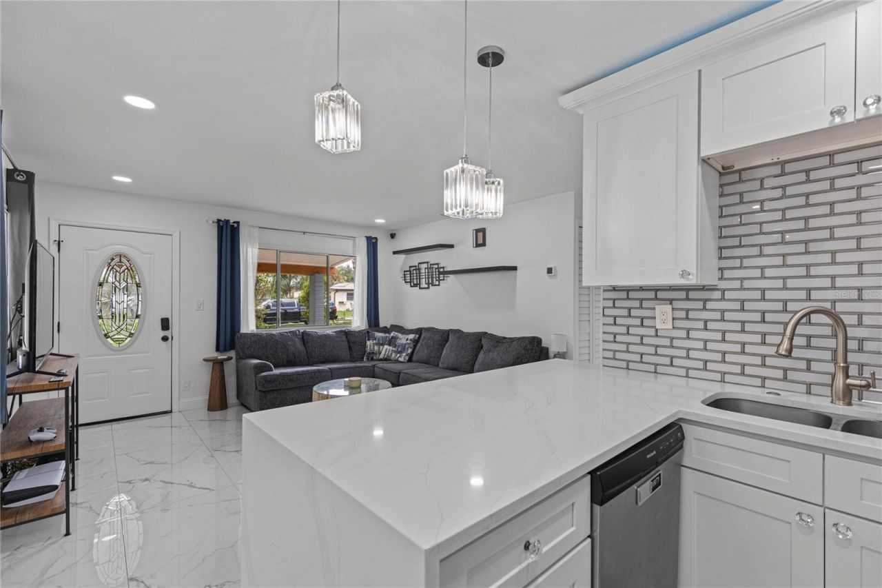9581 49th Way N, Pinellas Park, FL 33782 Photo